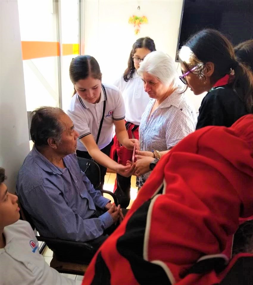 Visita al asilo de ancianos “En Acción Solo por Amor” | Secundaria Valle Alto
