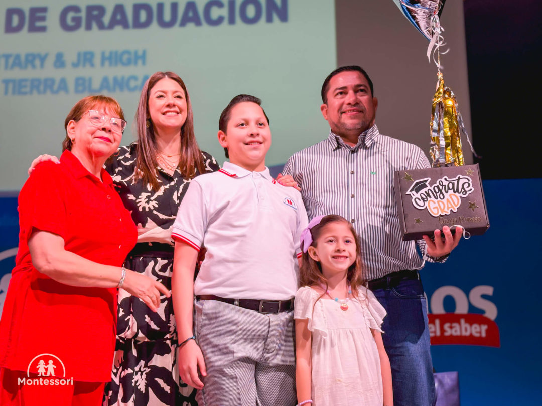 Ceremonia de Graduación Jr High & Elementary | Campus Tierra Blanca