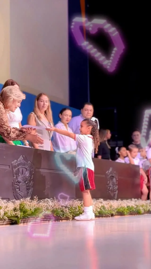 🥹 ¡Se graduaron nuestros pequeños de kindergarten! 💛